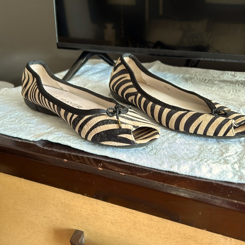 Paul Mayer Attitudes flat shoes size 7.5 b